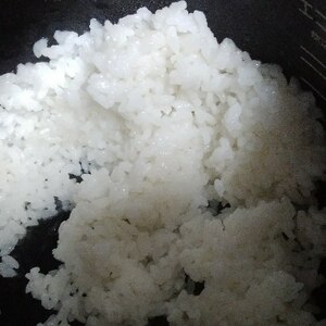 鶏ガラスープで炊く美味しいガーリックライス